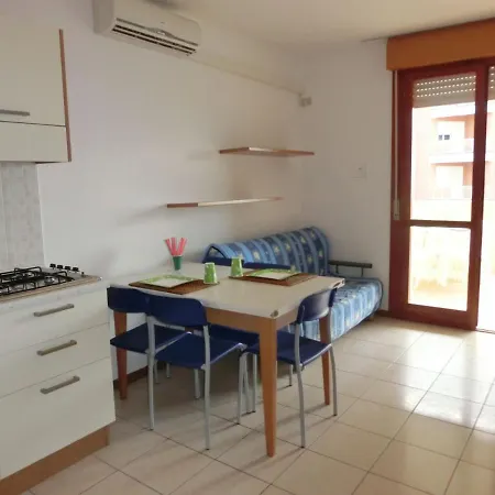 Charming 1 Bedroom With Swimming Pool Apartment